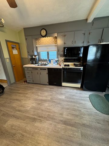 2 Rosedale Ave, Everett, MA 02149