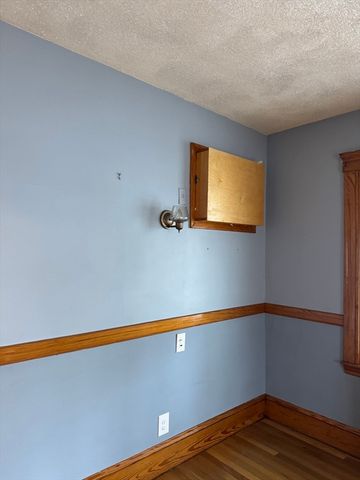 2 Rosedale Ave, Everett, MA 02149