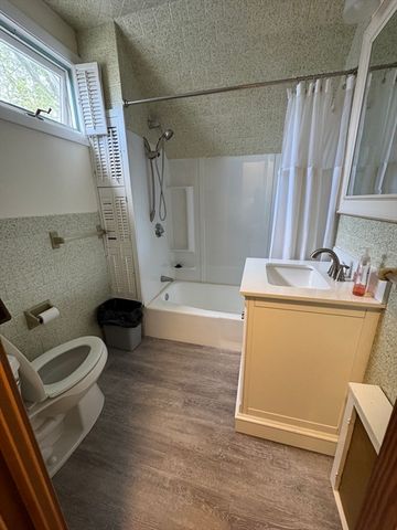 2 Rosedale Ave, Everett, MA 02149