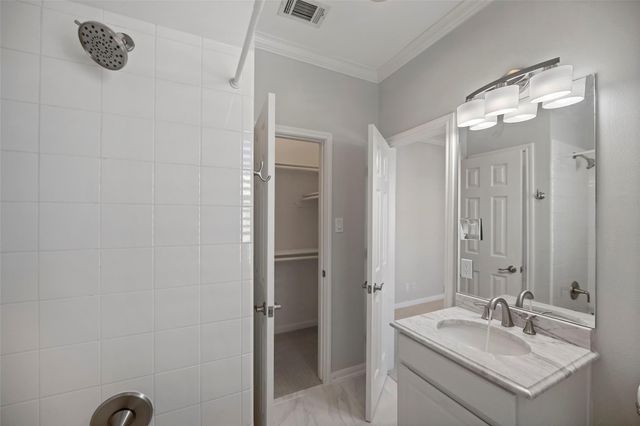 5106 Fairmont Street, Houston, TX 77005