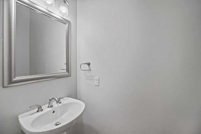 5106 Fairmont Street, Houston, TX 77005