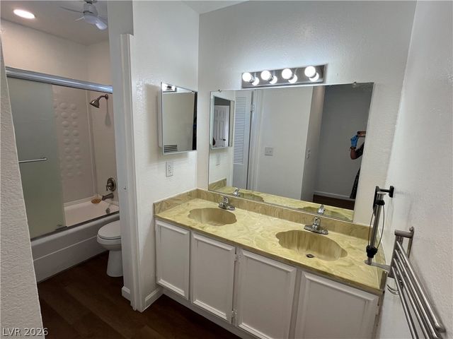 3974 Palos Verdes Street, Las Vegas, NV 89119