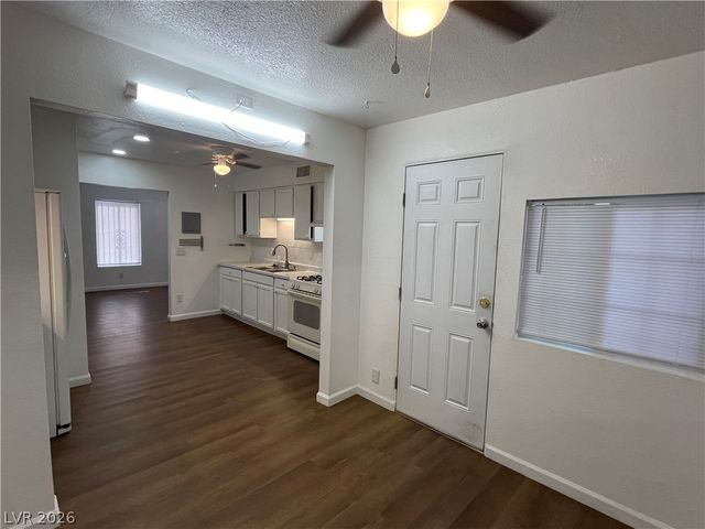 3974 Palos Verdes Street, Las Vegas, NV 89119