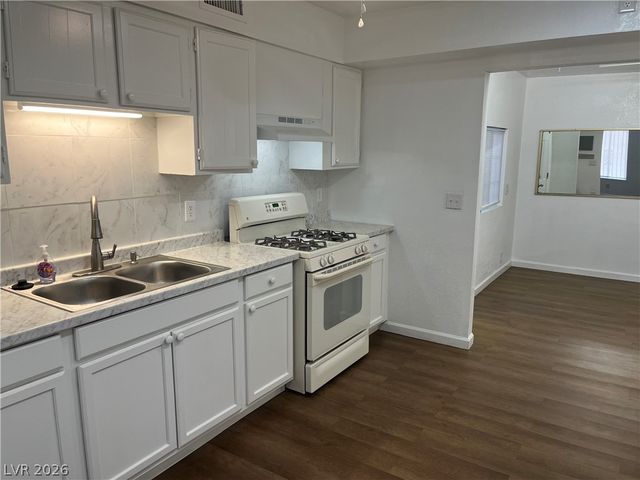 3974 Palos Verdes Street, Las Vegas, NV 89119