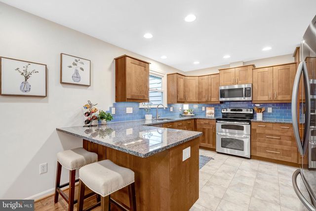 10424 COLLINGHAM DR, Fairfax, VA 22032