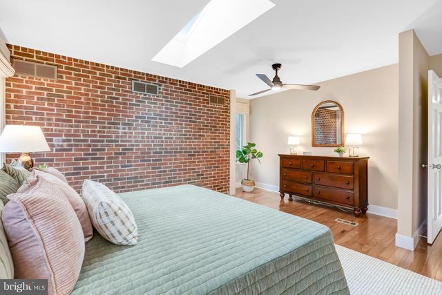 10424 COLLINGHAM DR, Fairfax, VA 22032