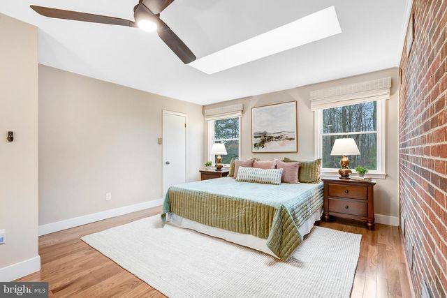 10424 COLLINGHAM DR, Fairfax, VA 22032