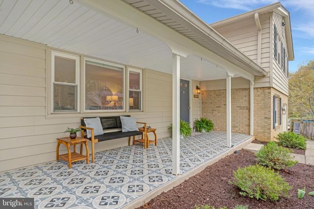 10424 COLLINGHAM DR, Fairfax, VA 22032