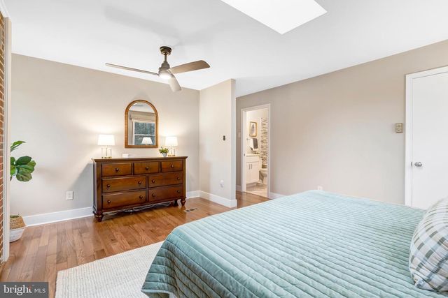 10424 COLLINGHAM DR, Fairfax, VA 22032