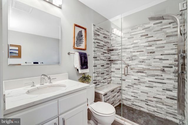 10424 COLLINGHAM DR, Fairfax, VA 22032