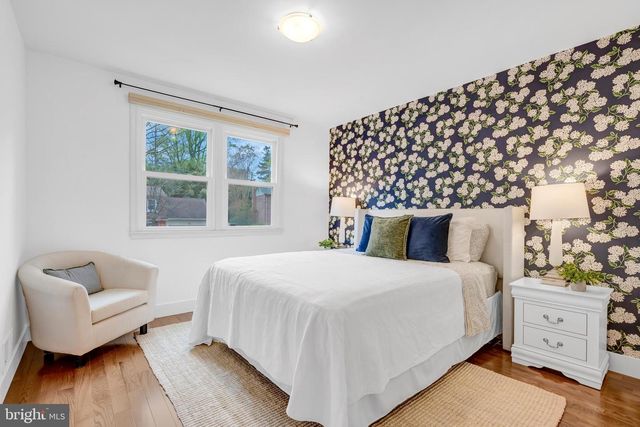 10424 COLLINGHAM DR, Fairfax, VA 22032