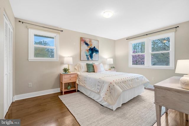 10424 COLLINGHAM DR, Fairfax, VA 22032