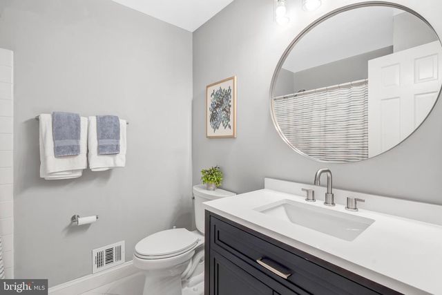 10424 COLLINGHAM DR, Fairfax, VA 22032