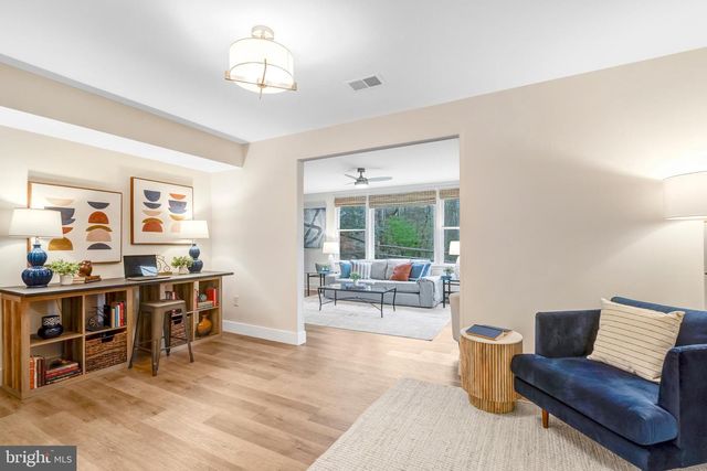 10424 COLLINGHAM DR, Fairfax, VA 22032