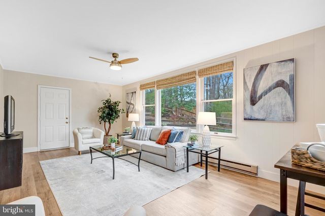 10424 COLLINGHAM DR, Fairfax, VA 22032