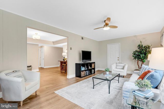 10424 COLLINGHAM DR, Fairfax, VA 22032