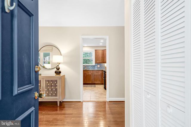 10424 COLLINGHAM DR, Fairfax, VA 22032