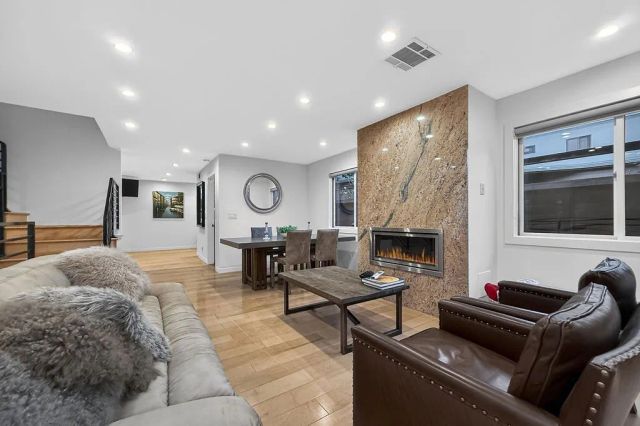 1655 N Beverly Glen, Los Angeles, CA 90077