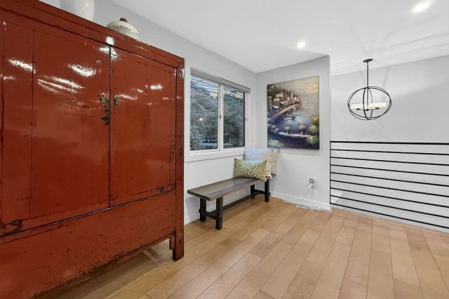 1655 N Beverly Glen, Los Angeles, CA 90077