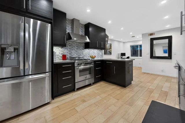 1655 N Beverly Glen, Los Angeles, CA 90077