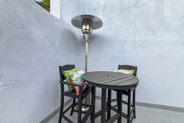 1655 N Beverly Glen, Los Angeles, CA 90077