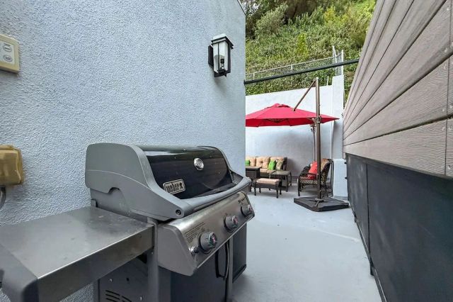 1655 N Beverly Glen, Los Angeles, CA 90077