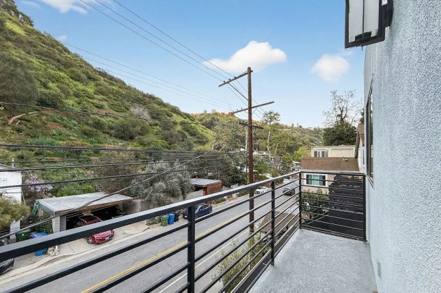 1655 N Beverly Glen, Los Angeles, CA 90077