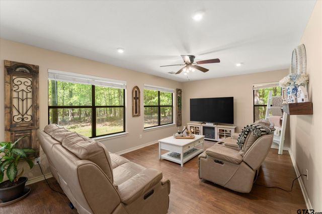 353 PR 5861, Yantis, TX 75497