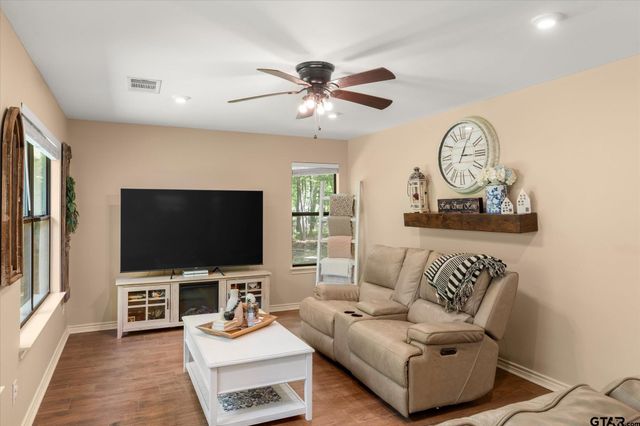 353 PR 5861, Yantis, TX 75497