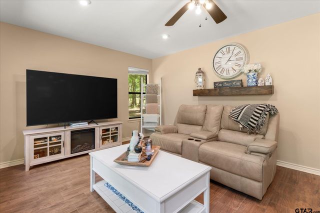 353 PR 5861, Yantis, TX 75497