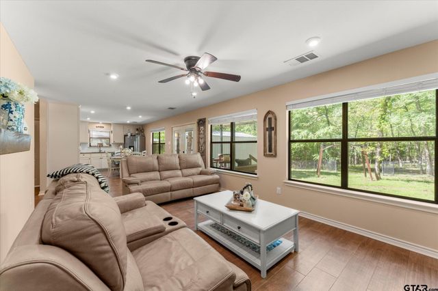 353 PR 5861, Yantis, TX 75497