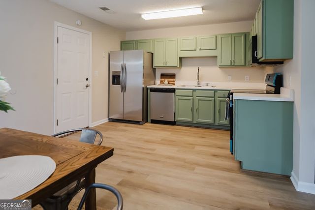 109 Ashley Oaks Drive, Barnesville, GA 30204