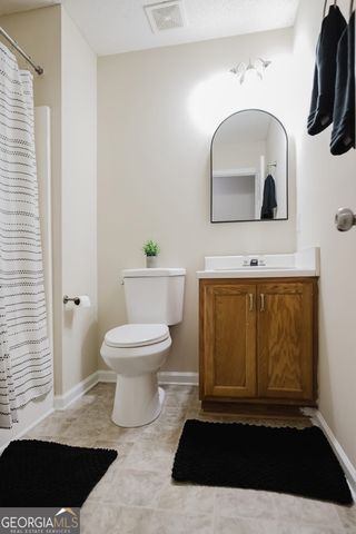 109 Ashley Oaks Drive, Barnesville, GA 30204