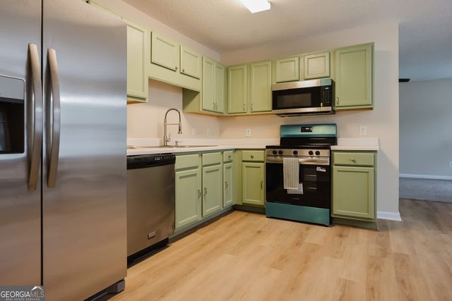 109 Ashley Oaks Drive, Barnesville, GA 30204