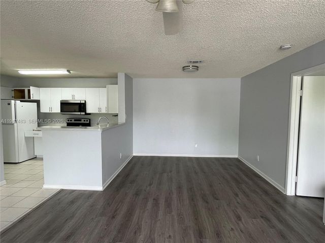 11211 W Atlantic Blvd 202, Coral Springs, FL 33071