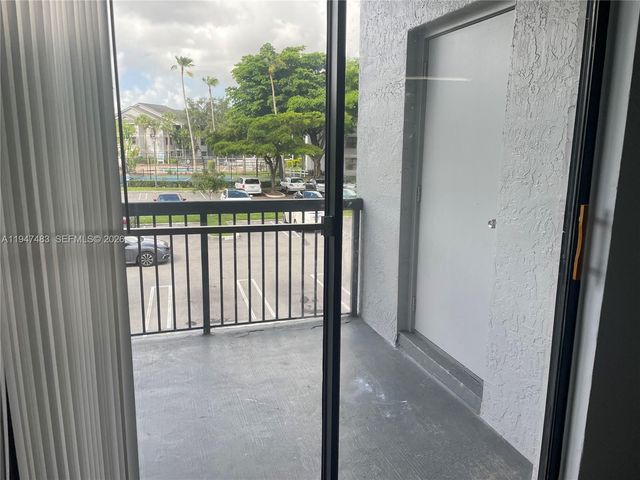 11211 W Atlantic Blvd 202, Coral Springs, FL 33071