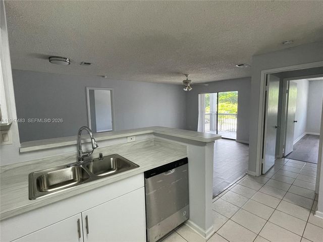 11211 W Atlantic Blvd 202, Coral Springs, FL 33071