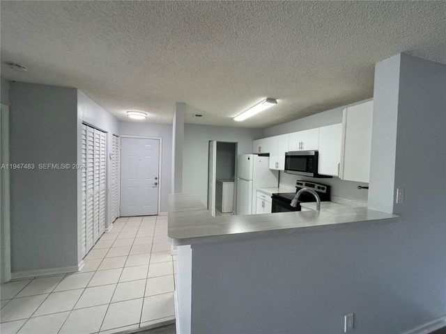 11211 W Atlantic Blvd 202, Coral Springs, FL 33071