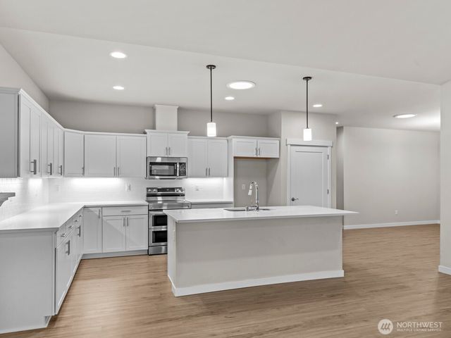 742 Parkland Loop, Sedro Woolley, WA 98284