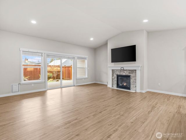 742 Parkland Loop, Sedro Woolley, WA 98284