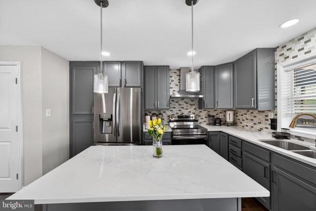209 SHENANDOAH ST SE, Leesburg, VA 20175