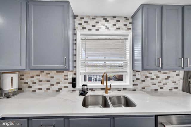 209 SHENANDOAH ST SE, Leesburg, VA 20175