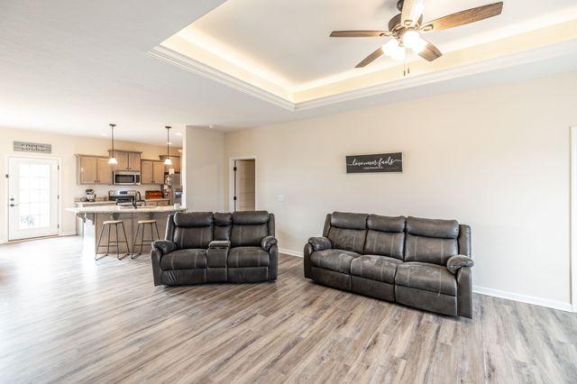 202 Hollow Tree Cir, Castalian Springs, TN 37031