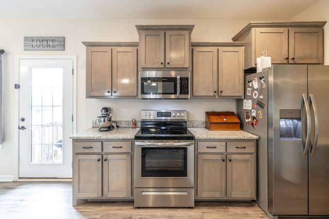 202 Hollow Tree Cir, Castalian Springs, TN 37031