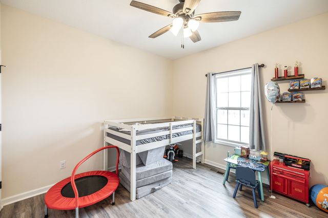 202 Hollow Tree Cir, Castalian Springs, TN 37031