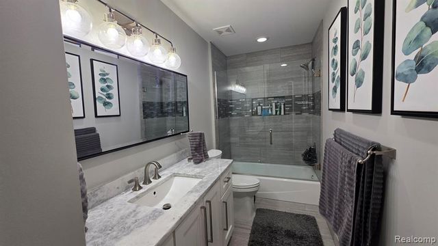 16414 Via Mera, Macomb, MI 48042