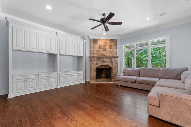 4 Sologne Circle, Little Rock, AR 72223