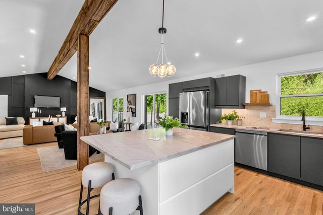 153 RAMBLEWOOD PKWY, Mount Laurel, NJ 08054