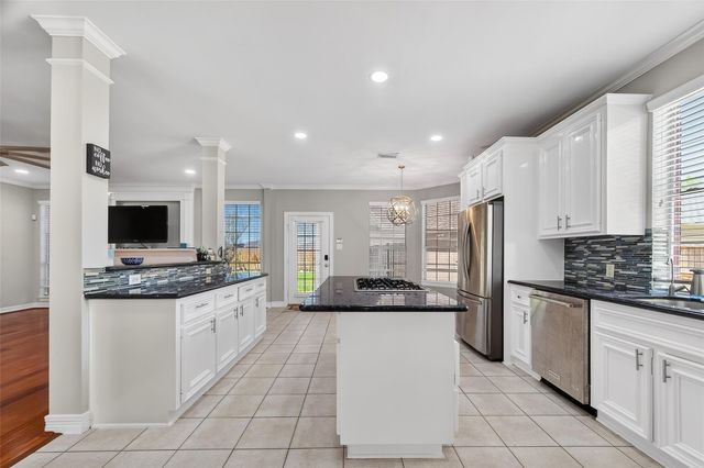 4303 Noble Oak Trail, Houston, TX 77059