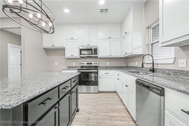 101 Hall Lane, Pocola, OK 74902